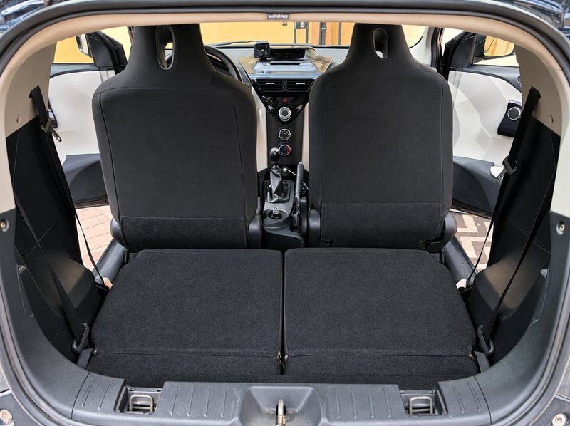 Toyota iQ 1.0 VVT-i 2013, foto 2