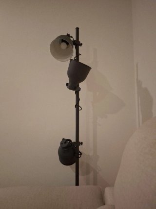 Lámpara de pie Ikea 3 focos gris