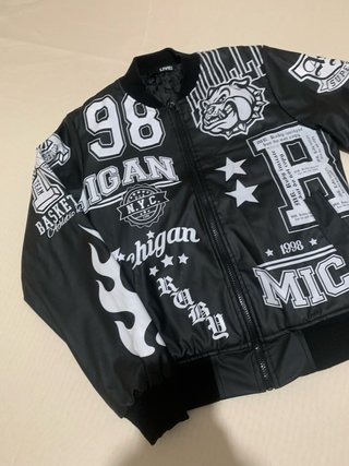 Giacca bomber stile college con stampe