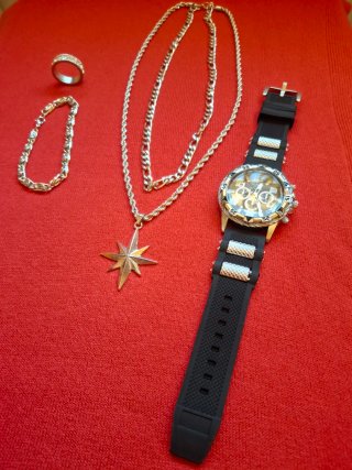 Reloj y bisutería hombre oro y plata