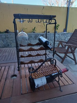 Botellero mimbre y forja