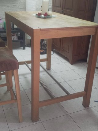 Mesa alta de madera