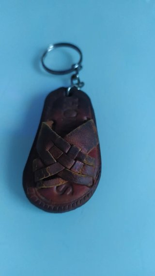 Llavero Sandalia Cuero