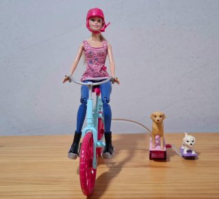 Barbie con Bicicleta y Perros