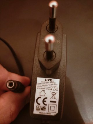 Cargador DVE 12V 0.5A