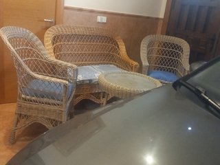 Conjunto de mimbre: sofá, 2 sillones y mesa