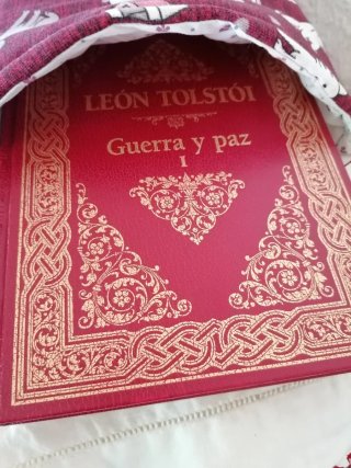 Funda libro acolchada hecha a mano nueva