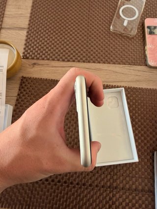 iPhone 11 64GB Blanco 88% Batería