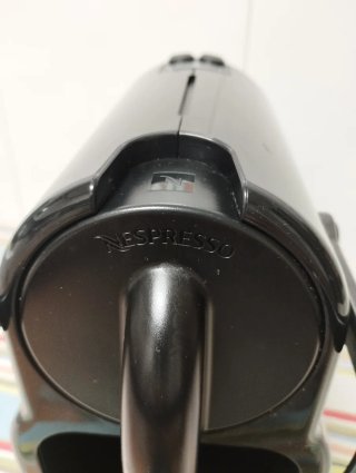 Cafetera Nespresso Inissia Negra