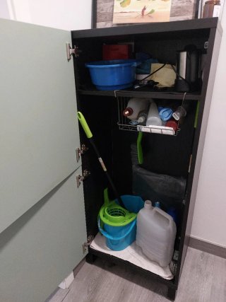Armario aparador Besta Ikea Verde. 60x40x138 cm