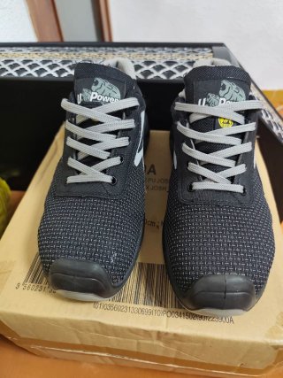 Zapatos U-Power Talla 39 Negro/Gris