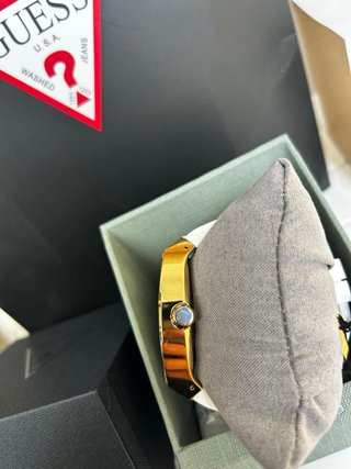 Reloj Guess Dorado y Blanco con Cristales