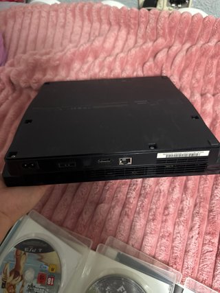 PlayStation 3 Slim Negra + 3 Juegos