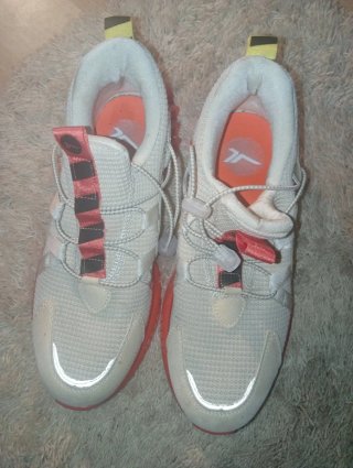 Zapatillas Hummel Naranja y Blanco