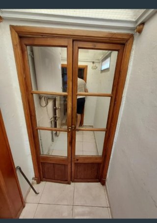 Puerta doble antigua madera y cristal