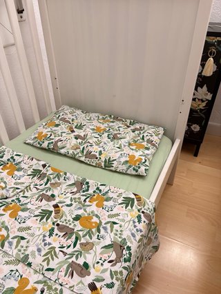 Cuna Sundvik + Colchón Skonast + Ropa Cama