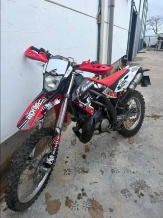 Moto Enduro aprilia rx125 2t en perfecto estado