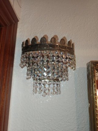 Lampara y dos apliques de lágrima de cristal