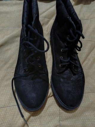 Botines negros con cordones