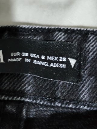 Pantalón Zara Negro Desgastado