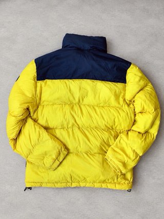 Chaqueta Napapijri negra y amarilla