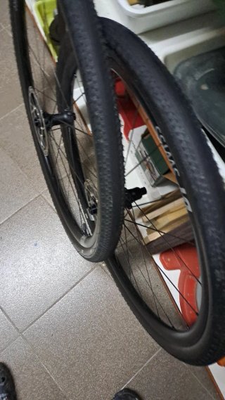 Ruedas DT Swiss Gravel