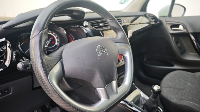 Citroën C3 1.6 BlueHDI S&S Exclusive 2016, foto 17