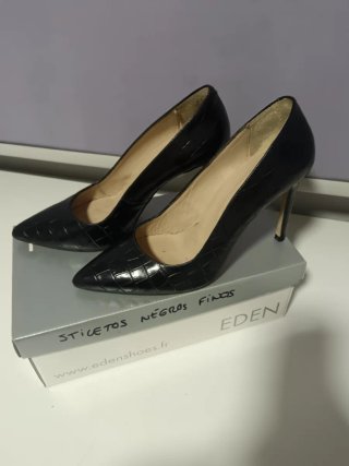 Zapatos de tacón negros talla 40