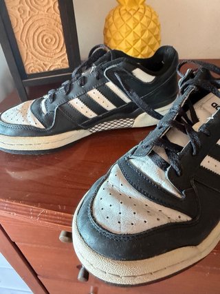 Adidas Forum Low Zapatillas Negras y Blancas
