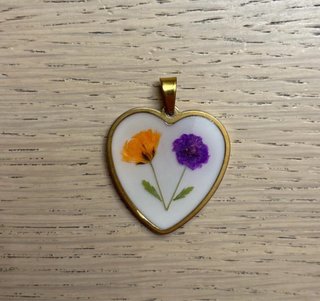 Ciondolo a Cuore in Resina con Fiori  Handmade