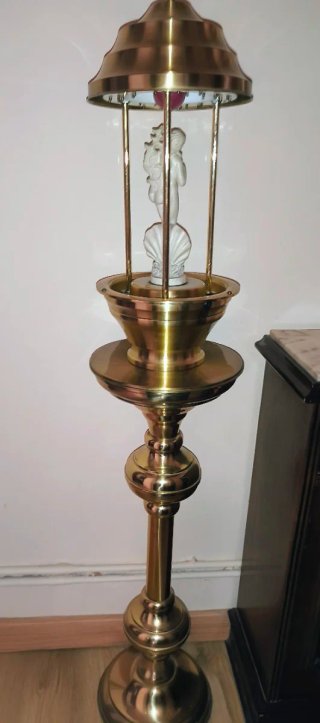 Lámpara de pie vintage dorada