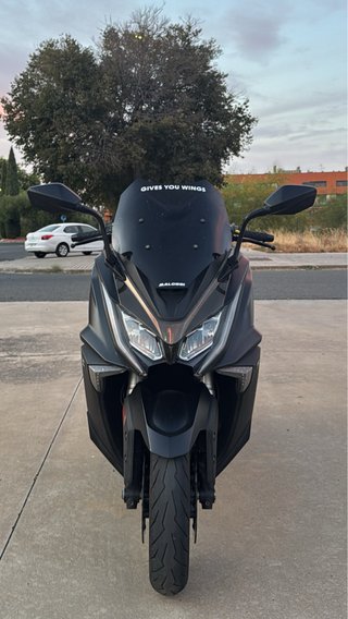 Kymco AK 550 Negra