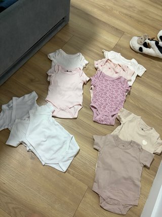Bodies de 0 a 3 de zara y so cute como nuevos