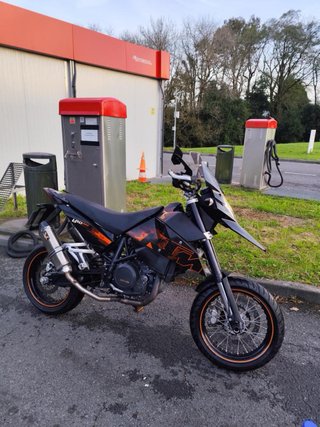 KTM 690 SM Supermotard Negra/Naranja