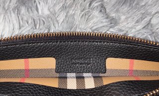 Burberry Wristlet Pouch – Pelle Nera