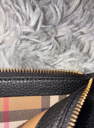 Burberry Wristlet Pouch – Pelle Nera