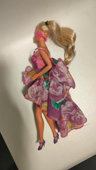 Barbie antigua vestido rosa floral