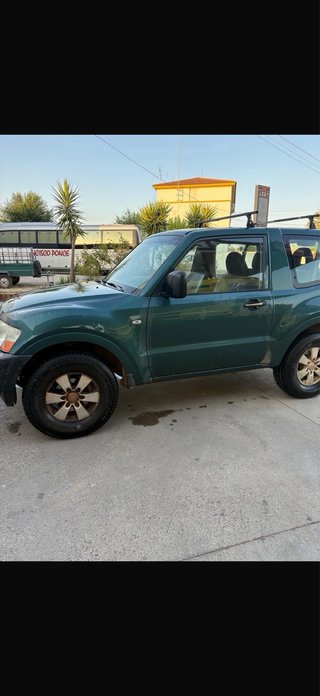 Mitsubishi Montero 2005