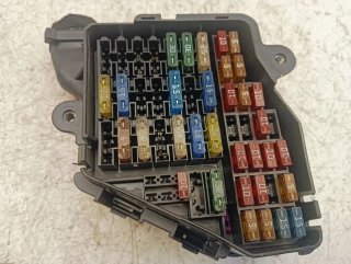 Caja reles / fusibles AUDI A6 AVANT (4B5)