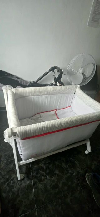 Mini cuna auxiliar con peluche