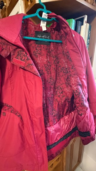 Anorak rosa/rojo en buen estado