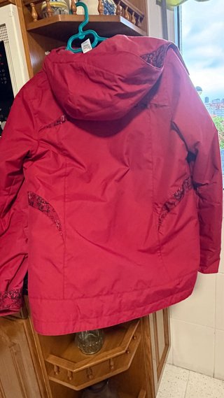 Anorak rosa/rojo en buen estado