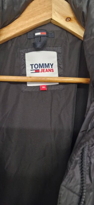 Chaqueta Tommy Jeans acolchada negra XXL