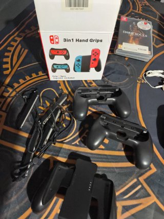 Soporte 3 en 1 para mandos Nintendo Switch