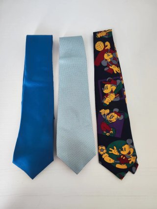 Lote 3 Cravatte: Blu, Blu Chiaro e Mickey