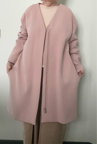 Cappotto COS rosa con collo staccabile