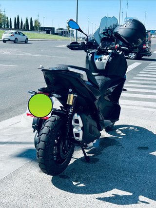 Aprilia SR GT 400 Negra
