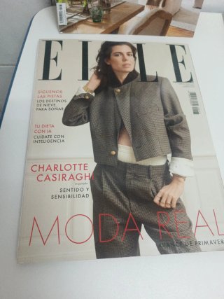 Revistas Elle, el mueble y clara