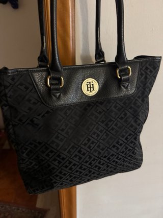 Borsa a spalla Tommy Hilfiger nera