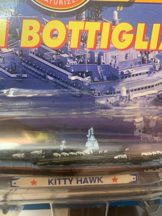 Micro Machines Kitty Hawk Navi in Bottiglia